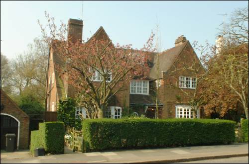 083 Hampstead Way